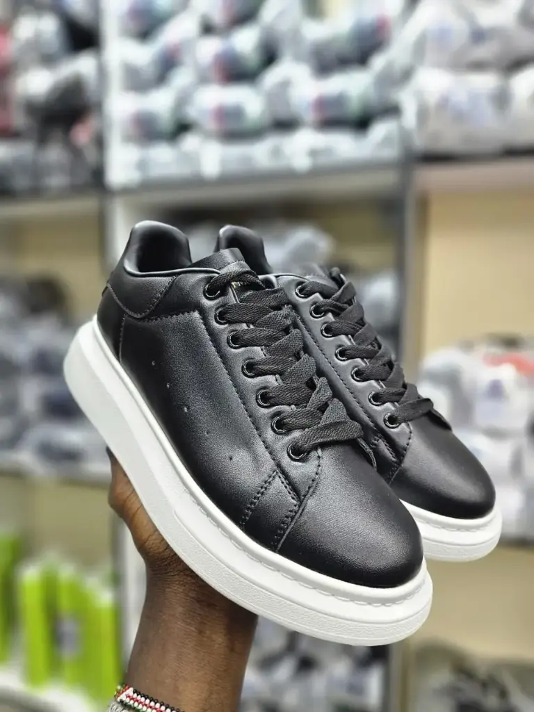 Alexander Macqueen  (37)